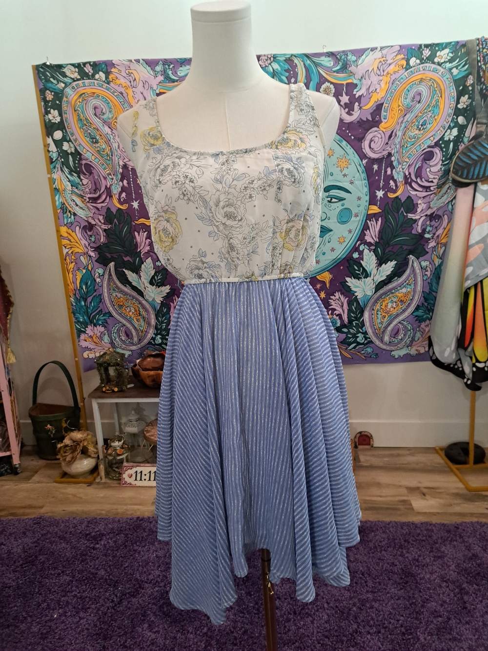 Sunday Sky Floral Midi Dress • American Rag • Size Small